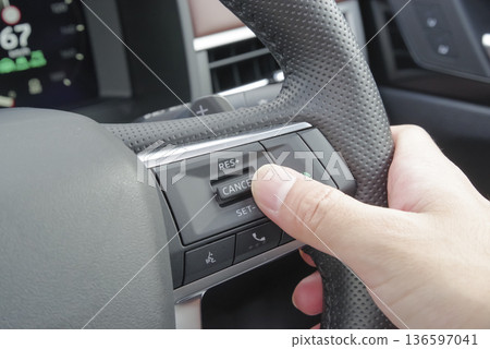 Cruise control operation Cruise control operation 136597041