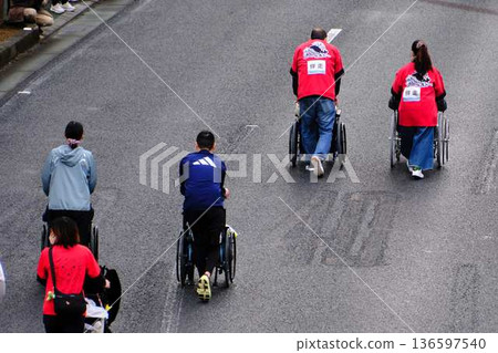 City marathon marathon runner running downhill City marathon marathon runner running downhill 136597540