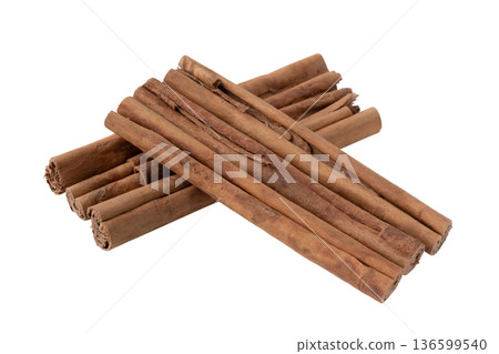 透明背景上的肉桂棒(png) 透明背景上的肉桂棒(png) 136599540
