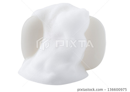 白色肥皂和泡泡，透明背景（png） 136600975