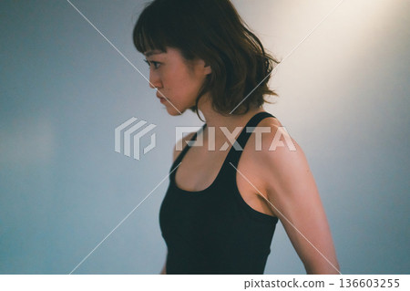 female, females, lady 136603255