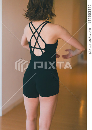 dancing, female, lady 136603332