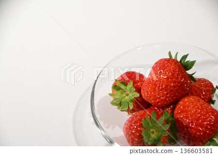 美味的草莓 美味的草莓 136603581