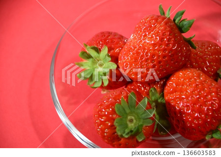 美味的草莓 136603583
