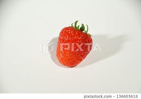美味的草莓 美味的草莓 136603618