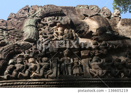 Banteay Kdei reliefs Banteay Kdei reliefs 136605219