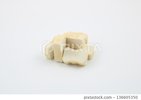 Wheat gluten for sukiyaki, a traditional food ingredient that can be dried and preserved 136605350