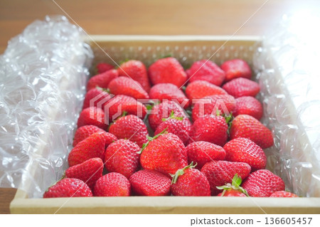 大盒裝草莓 136605457