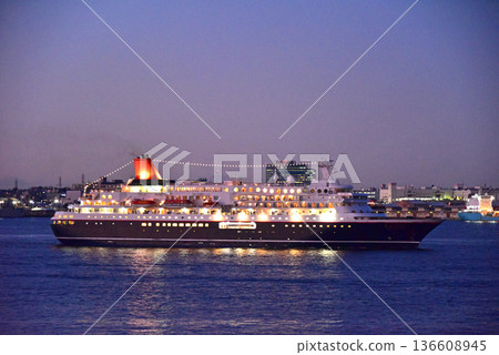 Yokohama Hammerhead Nippon Maru departure scene 136608945