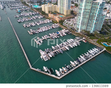 Yacht club. Marina in Miami, Florida. Private docks. South pointe Miami marina with luxury yacht. Summer vacation. Luxury South beach marina. Luxury yacht. Miami south beach view Yacht club. Marina in Miami, Florida. Private docks. South pointe Miami marina with luxury yacht. Summer vacation. Luxury South beach marina. Luxury yacht. Miami south beach view 136611089