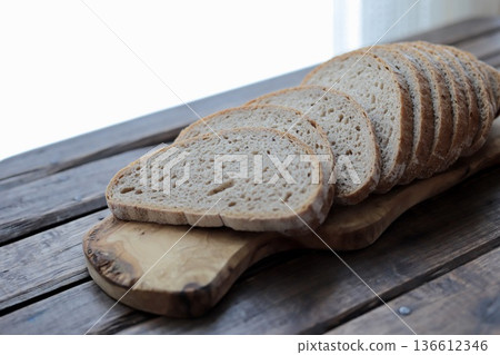 Thinly sliced Berliner Landbrot, German rye bread Thinly sliced Berliner Landbrot, German rye bread 136612346