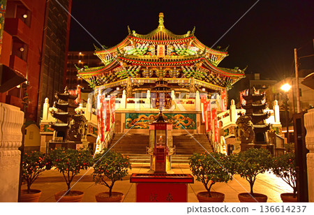 Yokohama Chinatown: Illuminated Mazu Temple 136614237