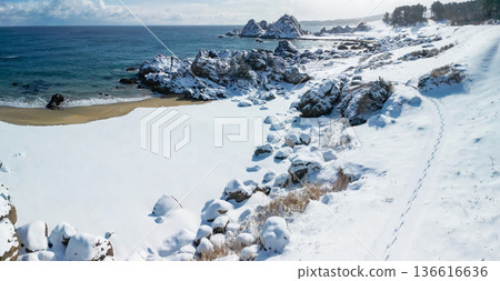 "Aomori Prefecture" Snow-covered Tanesashi Coast, Hachinohe City "Aomori Prefecture" Snow-covered Tanesashi Coast, Hachinohe City 136616636