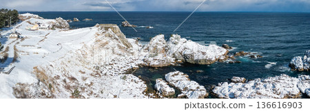 "Aomori Prefecture" Snow-covered Tanesashi Coast, Hachinohe City "Aomori Prefecture" Snow-covered Tanesashi Coast, Hachinohe City 136616903