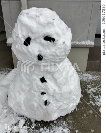 Snowman 136617856