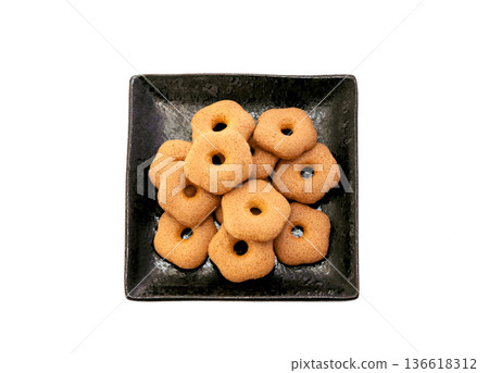 Crispy soba dough made from buckwheat flour [white background, cutout] 136618312