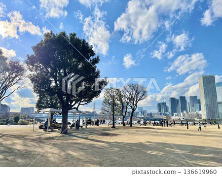 可以欣賞海港景色的城鎮 136619960