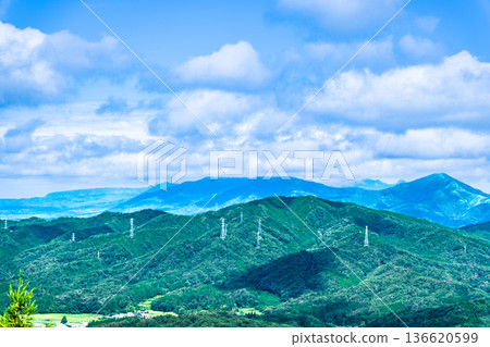 Tsuguro Plateau and Hiruzen Mountains seen from Mt. Tsuguro in summer 2 Maniwa City, Okayama Prefecture 136620599