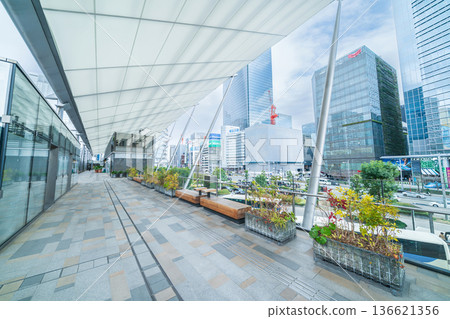 "Tokyo" View from the pedestrian deck at the Yaesu exit of Tokyo Station 136621356