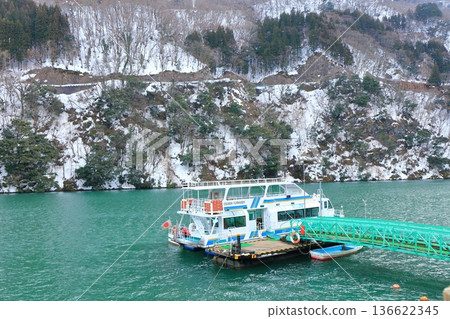 [Toyama Prefecture] Silver Shogawa Gorge Pleasure Boat (Dock) 136622345