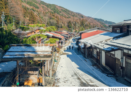 Snow-covered Narai-juku [Kiso Road] 136622710