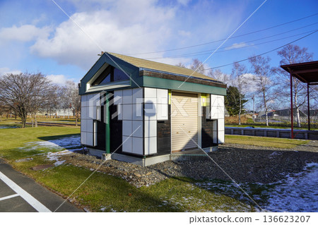 Public toilets at the former Shihoro Station (former Shihoro Line, Shihoro Town) 136623207