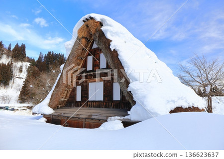 [Toyama Prefecture] The silvery white Ainokura Gassho Village in Gokayama 136623637
