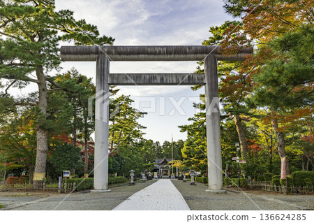 Tsuruoka Park, Tsurugaoka Castle Ruins, Shonai Shrine, Torii Gate, Tsuruoka City, Yamagata Prefecture Tsuruoka Park, Tsurugaoka Castle Ruins, Shonai Shrine, Torii Gate, Tsuruoka City, Yamagata Prefecture 136624285
