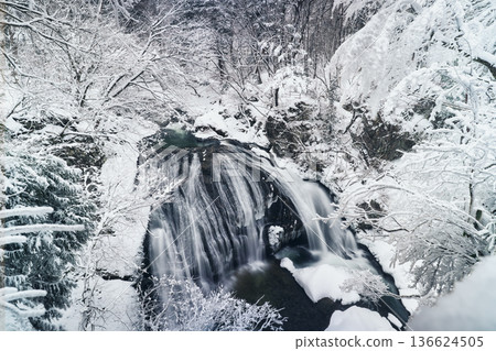 Silent winter waterfall and frost: Snowscape of Sekiyama Falls, Yamagata Prefecture 136624505
