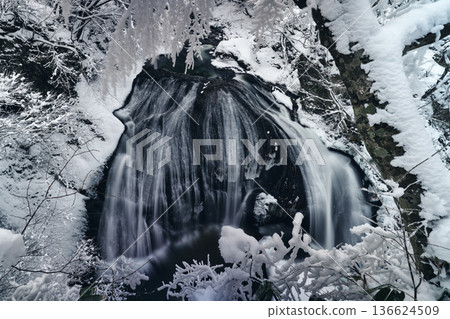 Silent winter waterfall and frost: Snowscape of Sekiyama Falls, Yamagata Prefecture 136624509