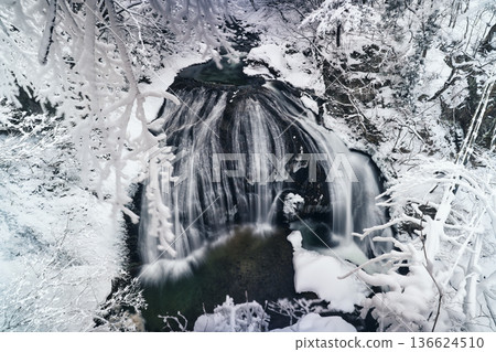 Silent winter waterfall and frost: Snowscape of Sekiyama Falls, Yamagata Prefecture Silent winter waterfall and frost: Snowscape of Sekiyama Falls, Yamagata Prefecture 136624510
