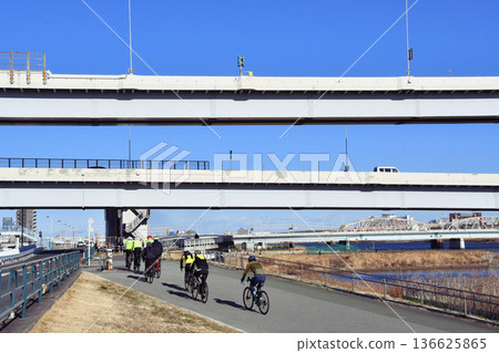 大都會高速公路 6 號線和自行車_21 大都會高速公路 6 號線和自行車_21 136625865