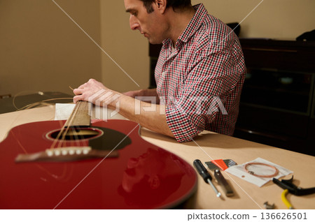 Master Adjusting and Changing Guitar Strings - Guitar Maintenance and Repair 136626501