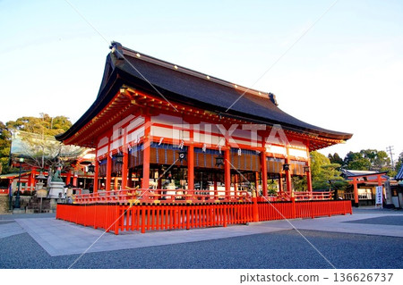 Kyoto Prefecture, Fushimi Inari Taisha Shrine, Outer Worship Hall (Important Cultural Property), Fukakusa Yabunouchicho, Fushimi Ward, Kyoto City Kyoto Prefecture, Fushimi Inari Taisha Shrine, Outer Worship Hall (Important Cultural Property), Fukakusa Yabunouchicho, Fushimi Ward, Kyoto City 136626737