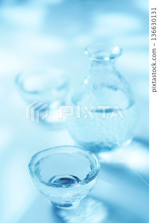 Cold sake (sake, blue image) Cold sake (sake, blue image) 136630131