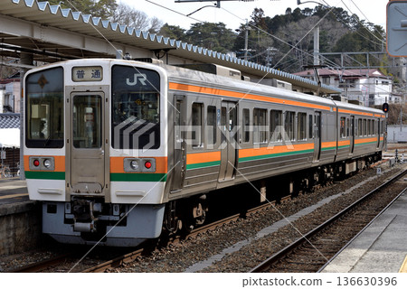 兩列飯田線213系列和5000系列地方列車即將退役 兩列飯田線213系列和5000系列地方列車即將退役 136630396