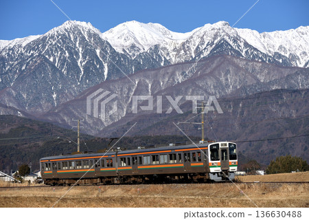 兩列飯田線213系列和5000系列地方列車即將退役 136630488