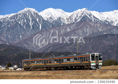 兩列飯田線213系列和5000系列地方列車即將退役 兩列飯田線213系列和5000系列地方列車即將退役 136630490