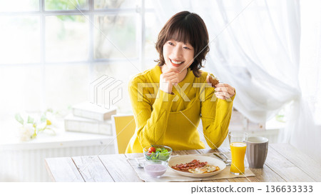 Women who eat Women who eat 136633333