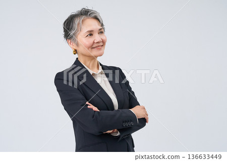 西裝的高級女人 西裝的高級女人 136633449