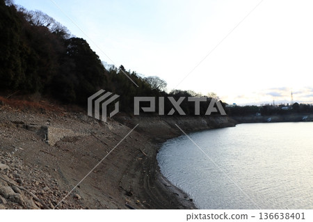 [Kanagawa Prefecture] Former National Route 413 emerges from the bottom of Lake Tsukui for the first time in decades due to a record drought 136638401