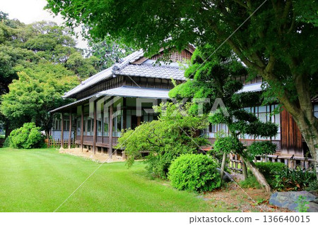 原秋元別墅是一座與前封建領主館林有著密切聯繫的建築，建於明治時代末期。 136640015