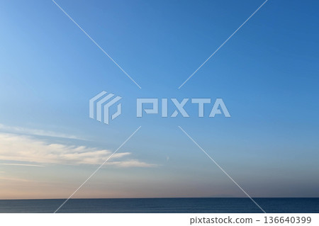 The silent winter sea and blue sky 136640399
