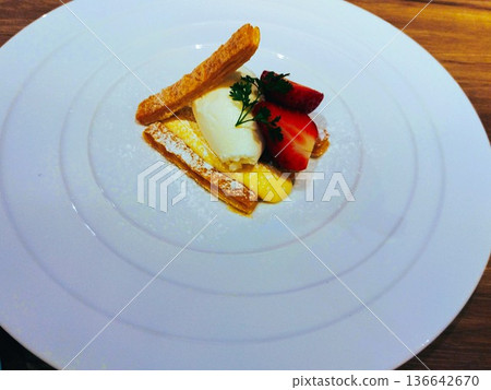 Fashionable restaurant 136642670