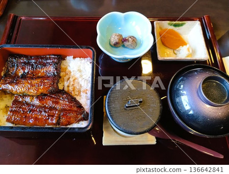 烤鰻魚午餐 136642841