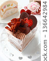Cute chocolate cake 136642984