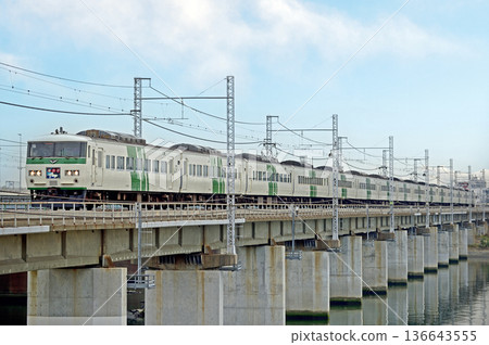 東海道本線茅崎~平塚 JR東日本185號A7列車(大宮) 舞子號 東海道本線茅崎~平塚 JR東日本185號A7列車(大宮) 舞子號 136643555