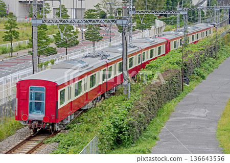Tokaido Main Line Higashi-Takashima-Sakuragicho JR Freight DE10-1662 + Keikyu 1000 series 1625 train Class A transport Tokaido Main Line Higashi-Takashima-Sakuragicho JR Freight DE10-1662 + Keikyu 1000 series 1625 train Class A transport 136643556