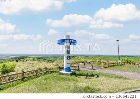 從北海道中柴別市海洋台展望台看到的初夏北海道景色 136645221