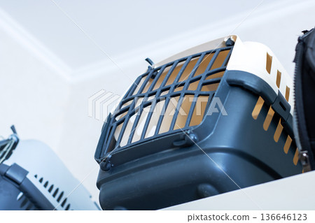 Sanitary storage room designed for animals featuring ventilated carrier and safety lock mechanism Sanitary storage room designed for animals featuring ventilated carrier and safety lock mechanism 136646123